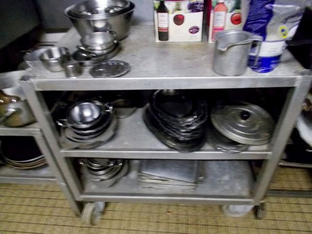 table de cuisine inox aluminium sur roulettes Meubles