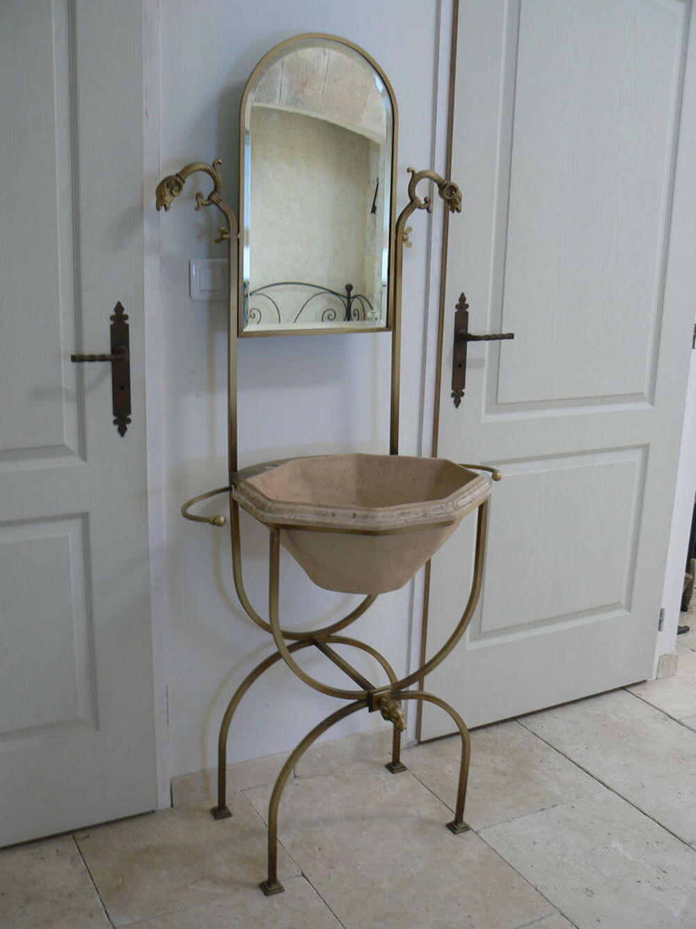 Meuble bronze avec vasque en pierre Meubles