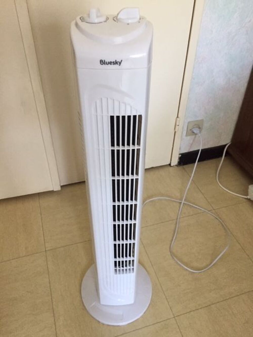 Ventilateur &eacute;lectrique colonne tournante ( hauteur 80 cm ) Electroménager