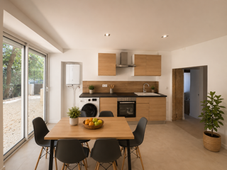  Chambre à louer 8 pièces 160 m²