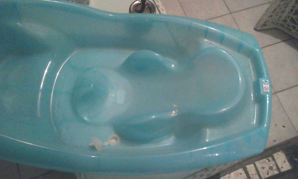 Baignoire ergonomique plastique bleue Puériculture