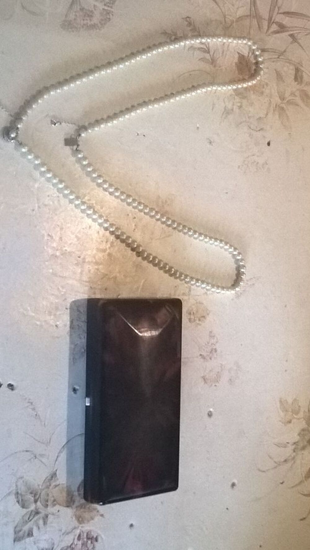 Ancien collier de perles 1970. Bijoux et montres
