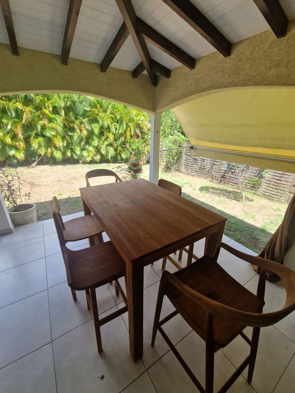salle &agrave; manger ext&eacute;rieure Meubles