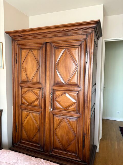 Belle armoire 350 Clamart (92)