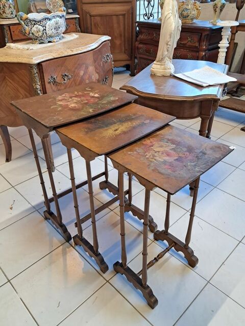 Table gigogne ancienne 88 Ch�teau-l'�v�que (24)