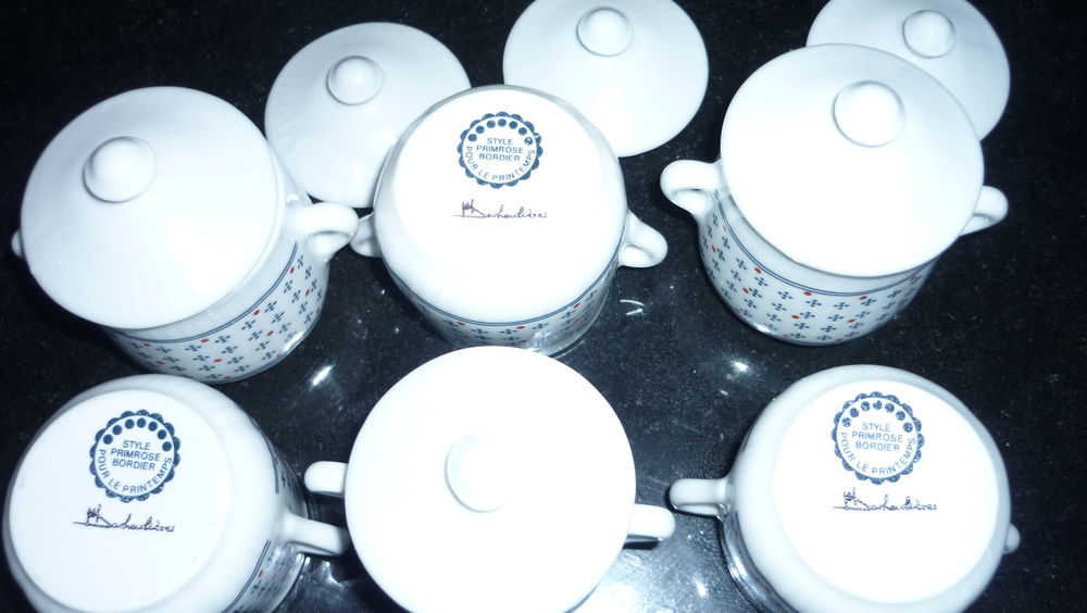 6 POTS FAIENCE AVEC COUVERCLES Cuisine