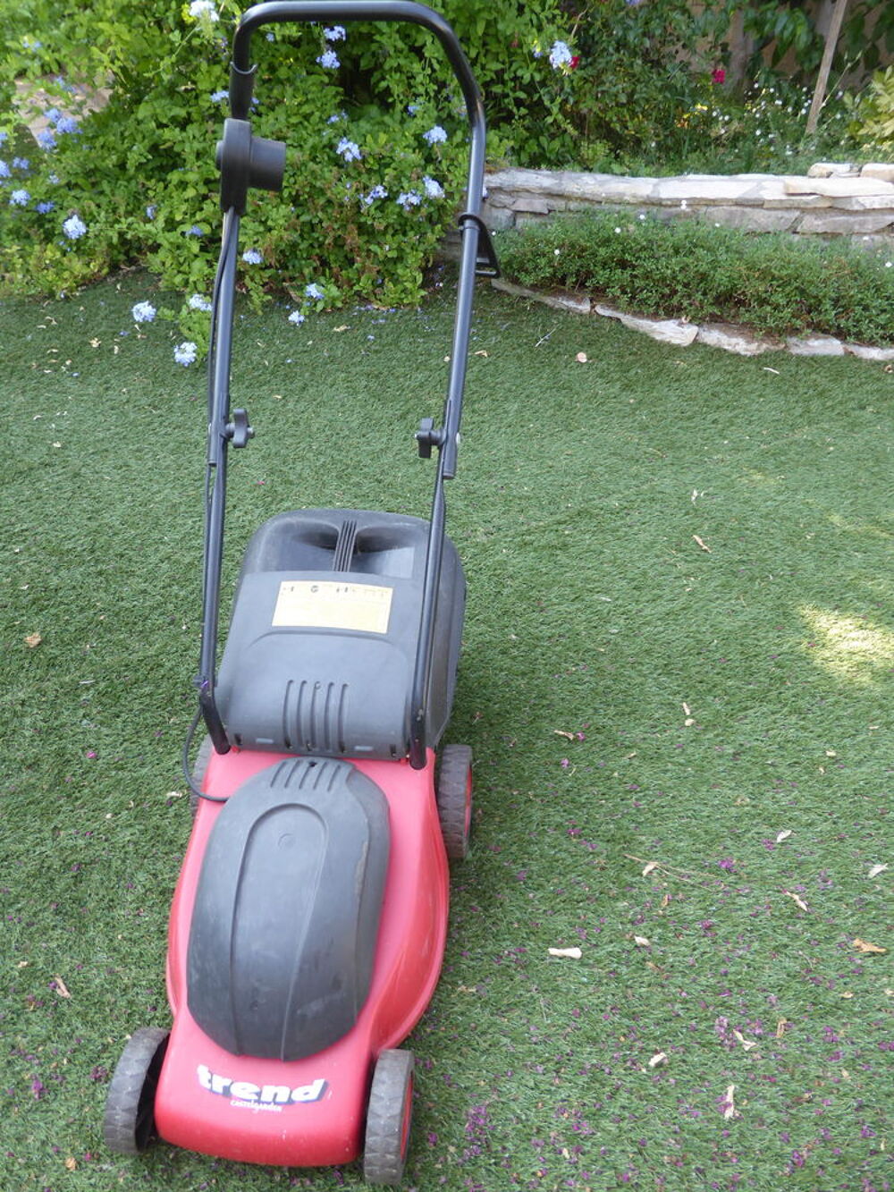 tondeuse &agrave; gazon &eacute;lectrique Jardin