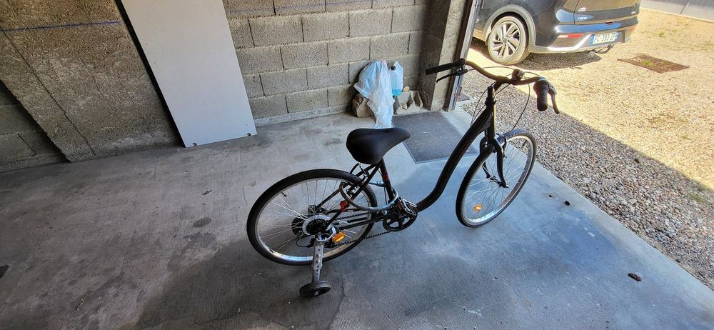 v&eacute;lo ville femme marque NAKAMURA taille 26 pouces Vélos