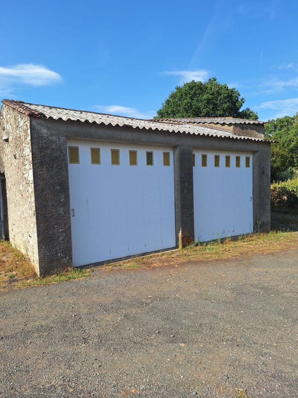 Location Parking/Garage Divers garages Maisdon-sur-sèvre