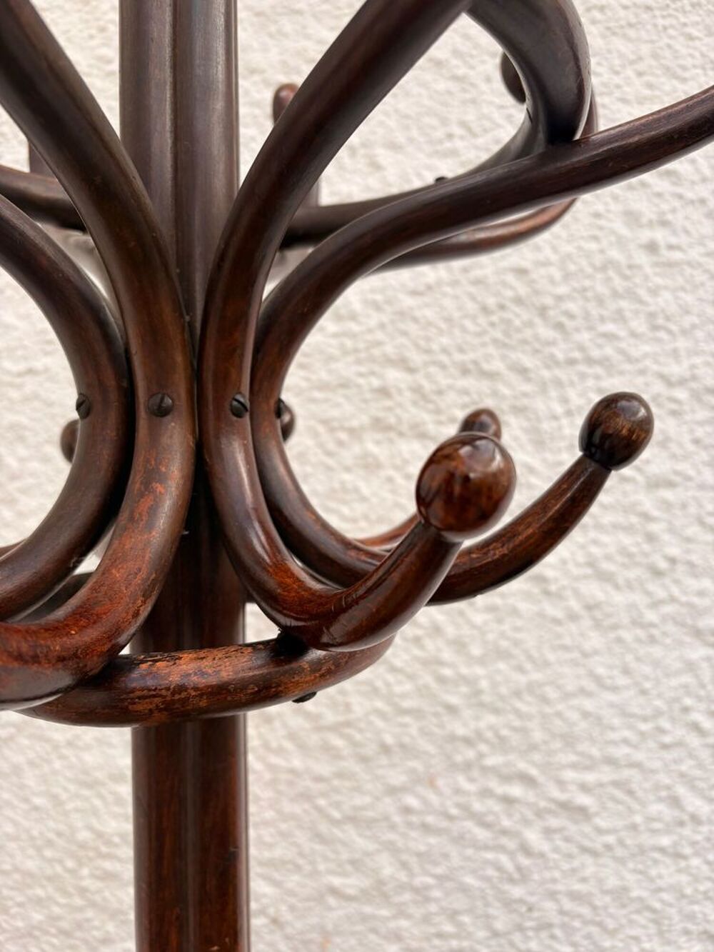 Porte-manteau ancien en bois courb&eacute; - Style Thonet Meubles