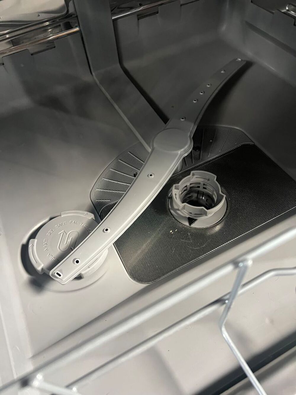 Lave vaisselle Bosh, suite d&eacute;m&eacute;nagement Electroménager