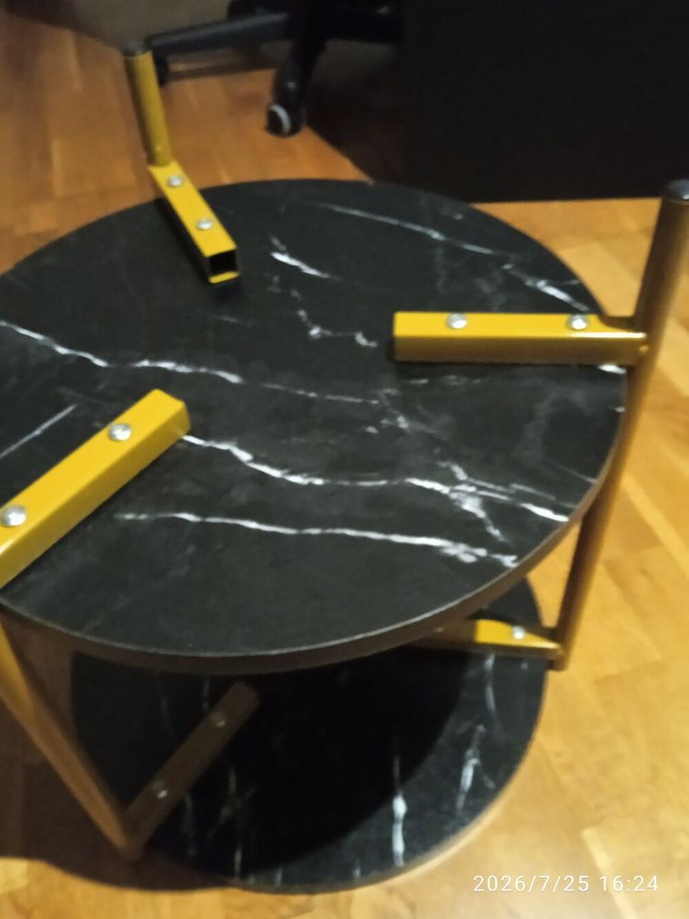 2 tables de chevet Meubles