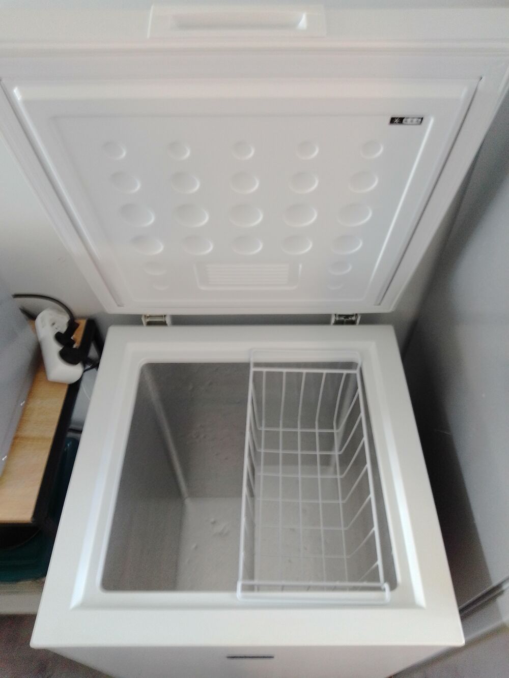 cong&eacute;lateur 120 L Electroménager