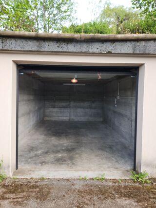  Parking / Garage � louer 20 m� Villard-de-lans