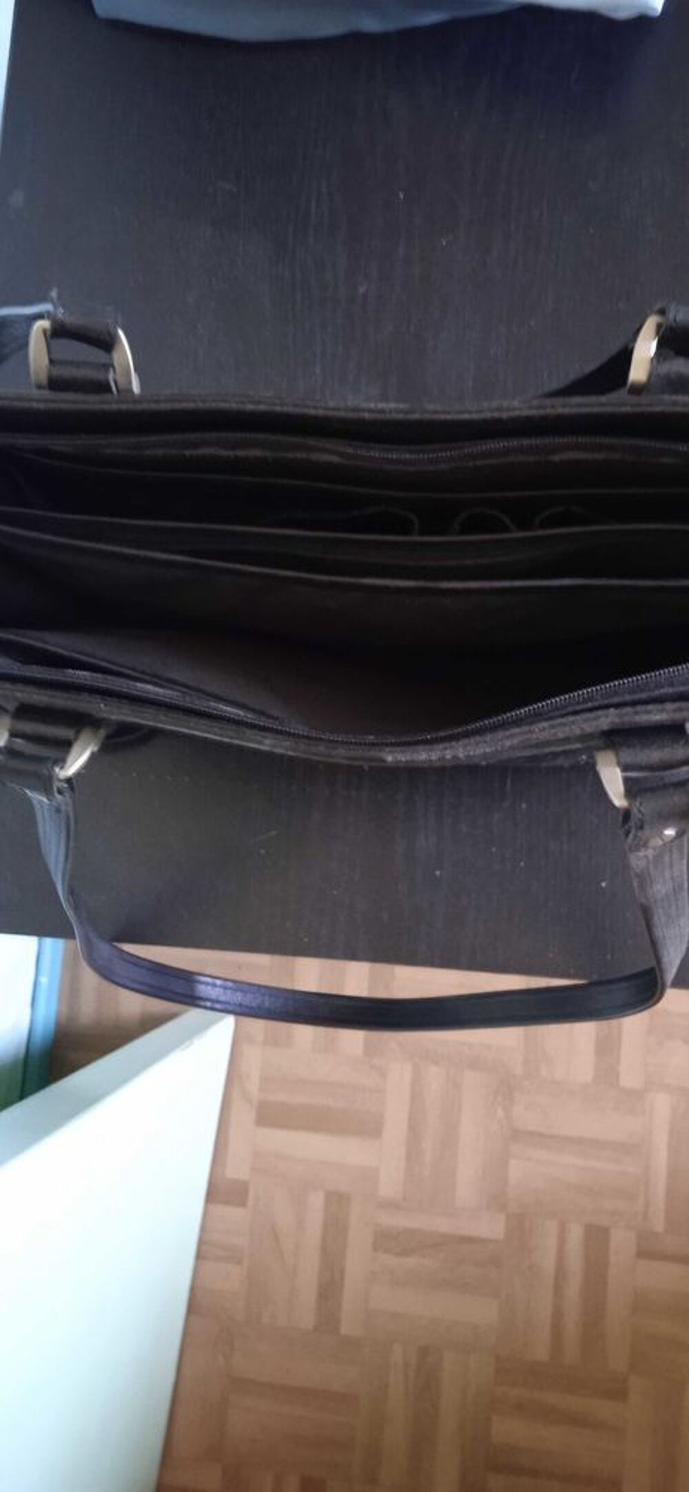 sac &agrave; main cuir noir divers rangements Marque Texier Maroquinerie