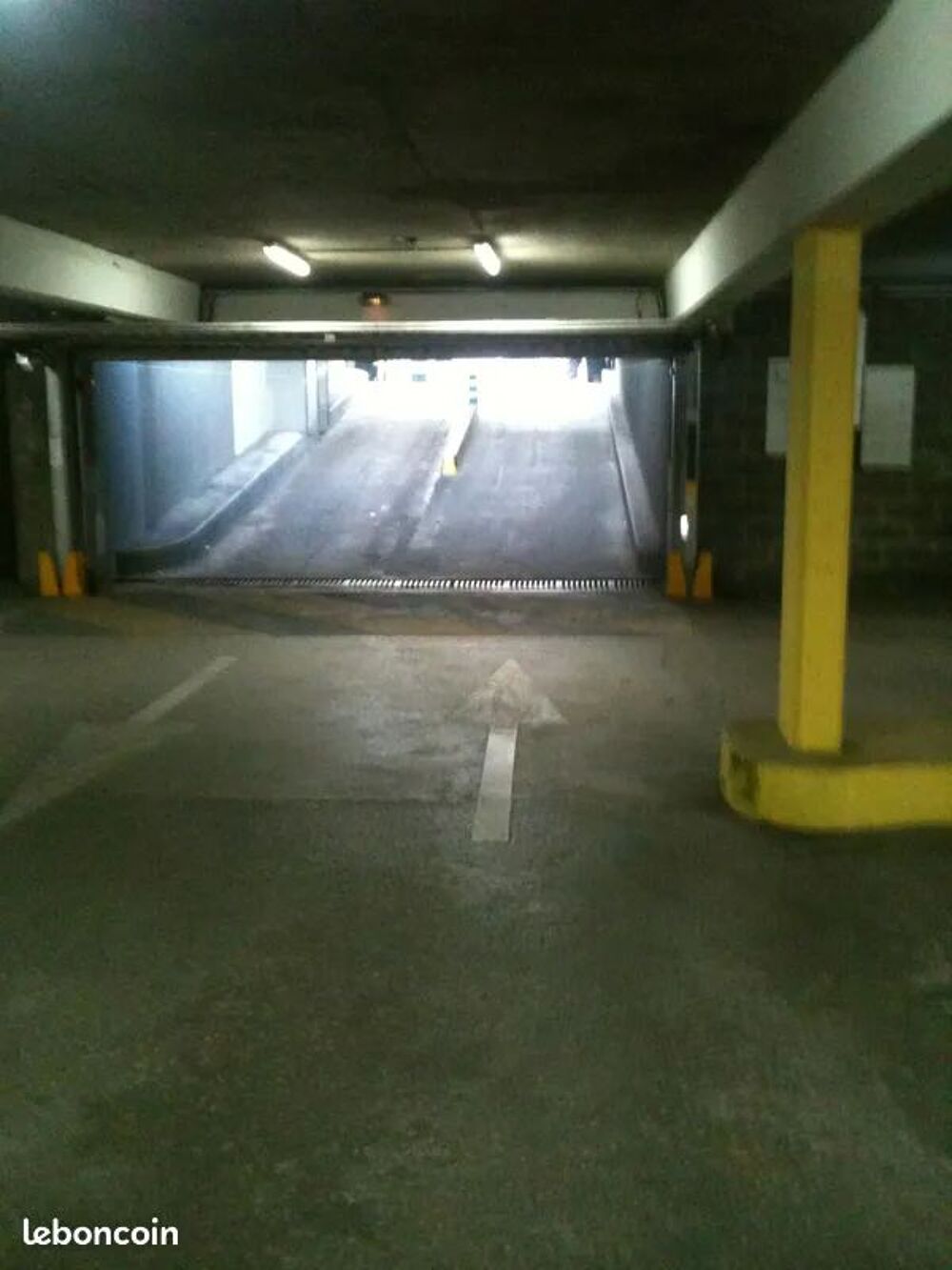 Location Parking/Garage Gratte-Ciel emplacement de parking numéroté Villeurbanne