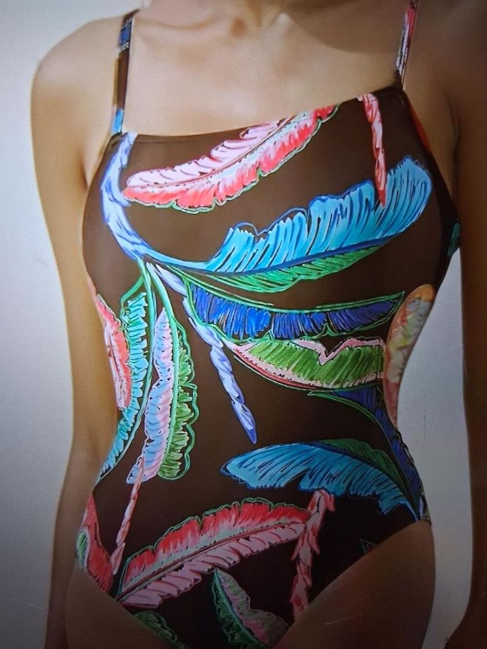Maillot de bain 1 pi&egrave;ce avec Motif tropical &amp; decoupe dos
Vêtements