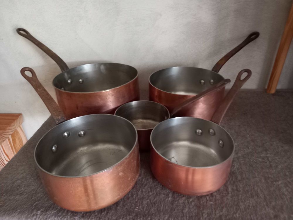 lot casserole en cuivre et fonte Décoration