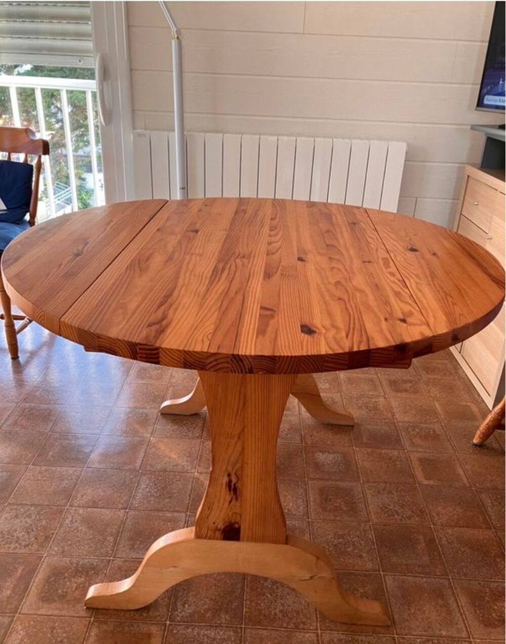 Magnifique ensemble table + 4 chaises en pin massif Meubles