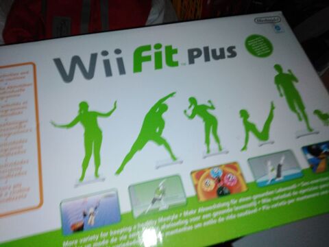 Wii console avec manette
Wii fit plus
Jeu 200 Angoulême (16)