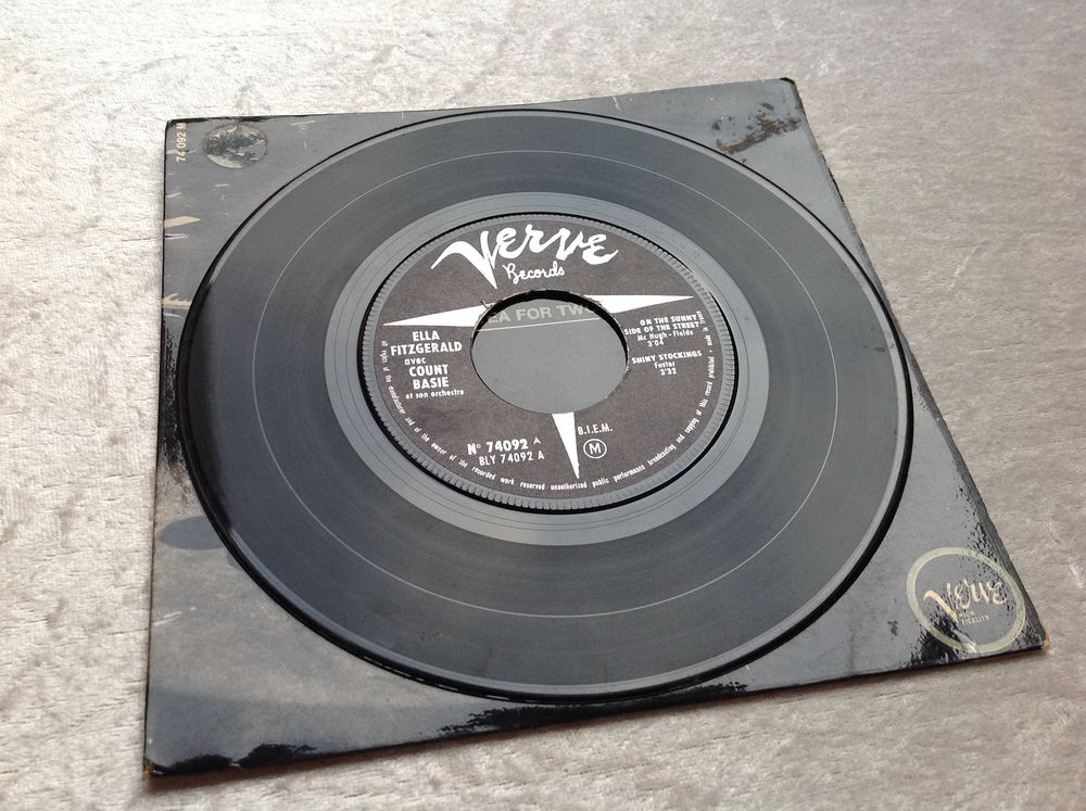 ELLA ET BASIE 4 TITRES DONT TEA FOR TWO Envoi Possible
CD et vinyles