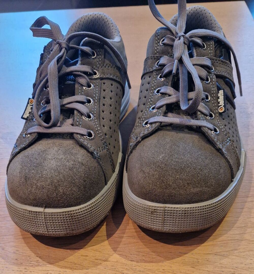 Chaussure de s&eacute;curite basse grise
Chaussures