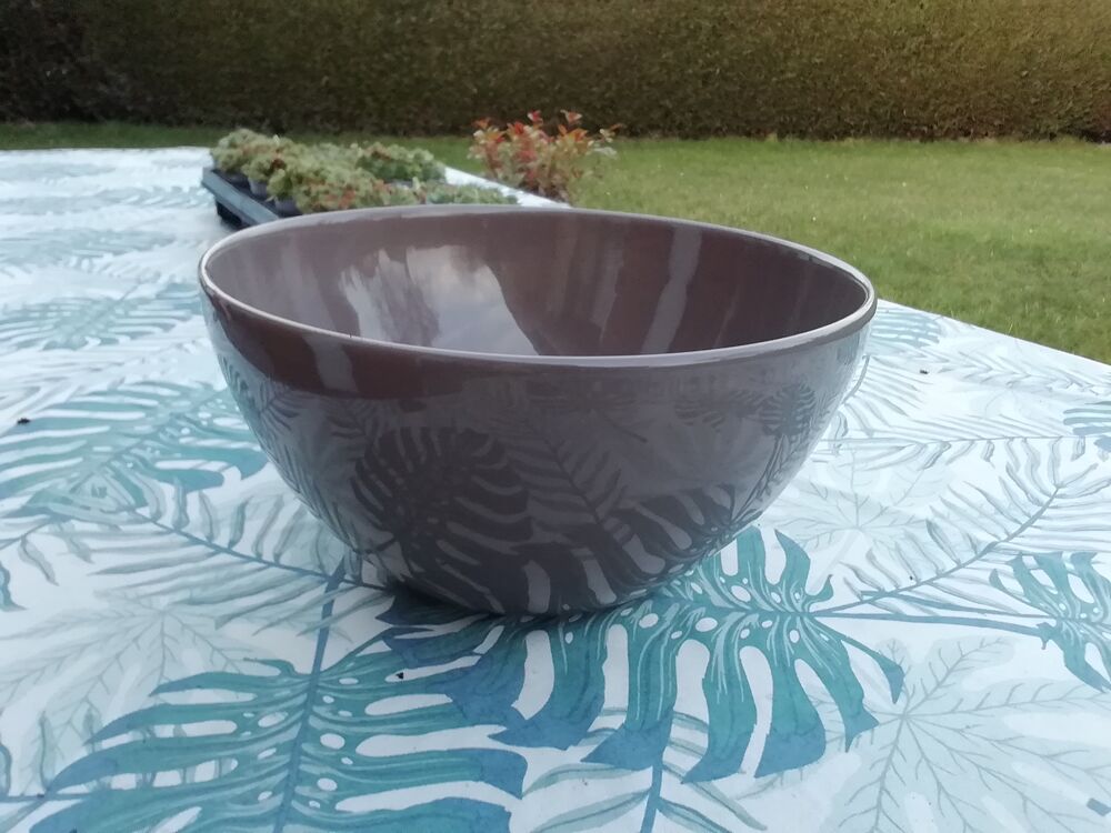 Grand plat marron diam&egrave;tre 28cm neuf Cuisine