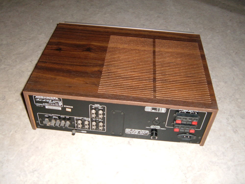 SR-4000- MARANTZ RECEIVER (woodcase) vintage Audio et hifi