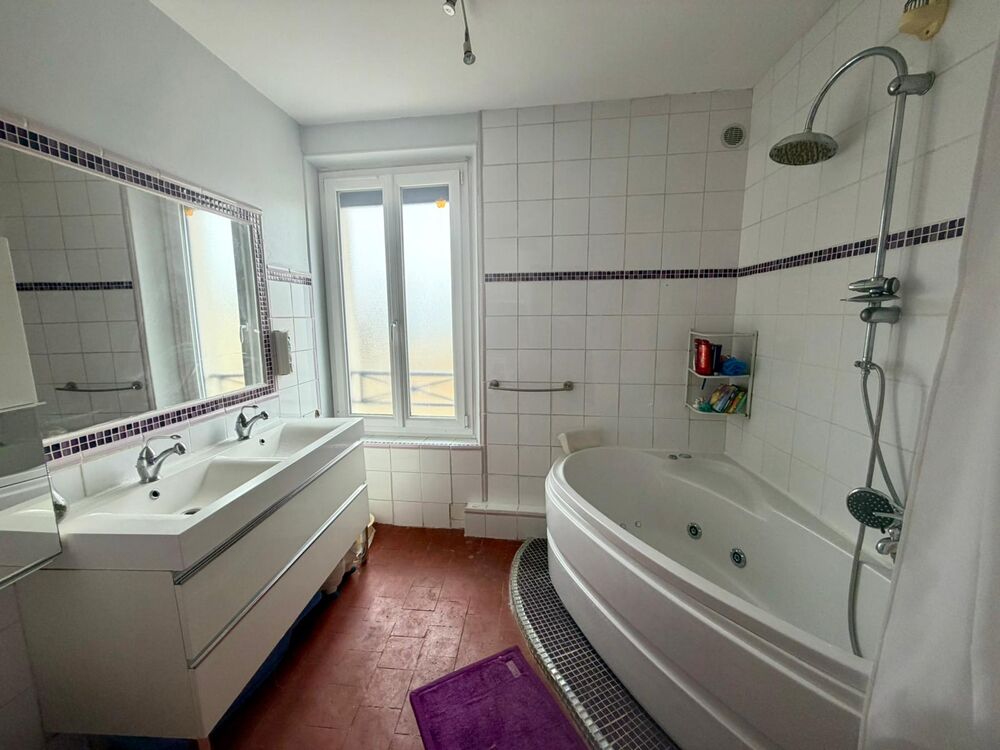 Vente Maison maison pleine de charme, idéale pour une vie de famille au c Pussay