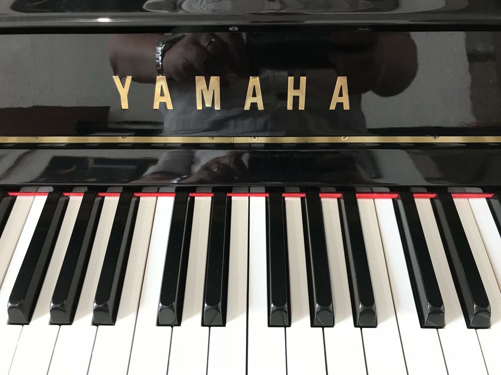 Piano droit Yamaha U3 noir laqu&eacute; Instruments de musique