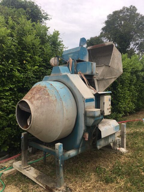 btonneuse 6200 Cannes (06)