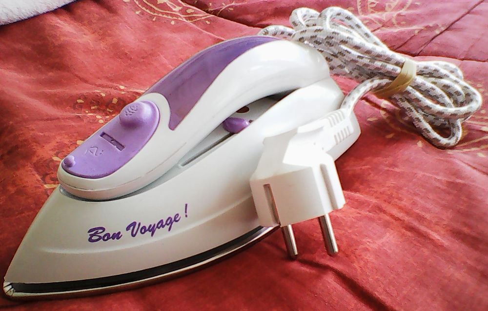 Fer &agrave; repasser sp&eacute;cial pour voyage Electroménager