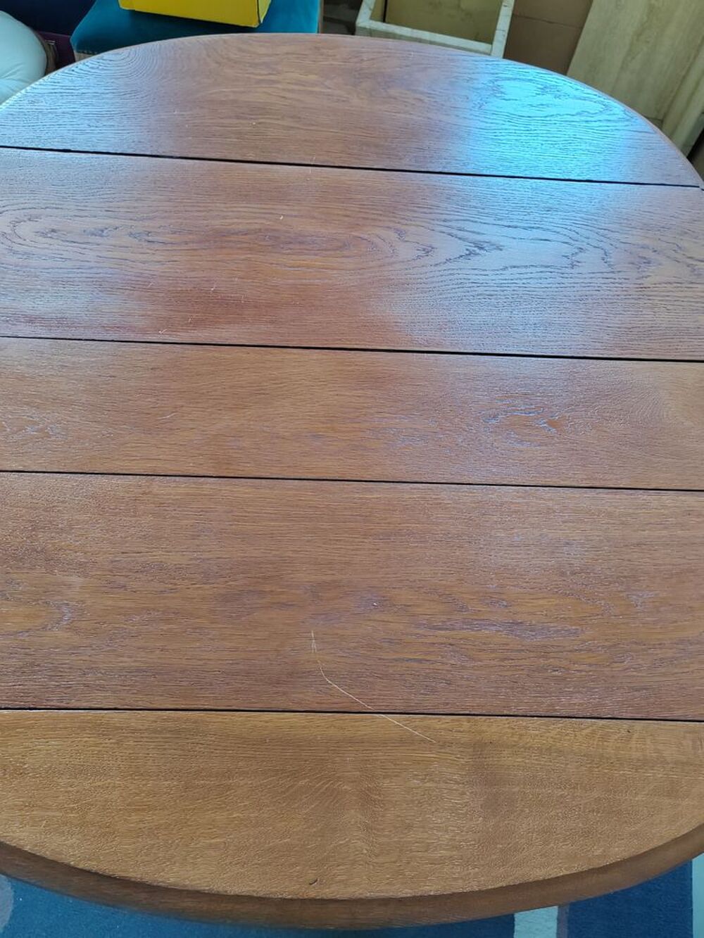 Table ancienne &agrave; pieds torsad&eacute;s Meubles