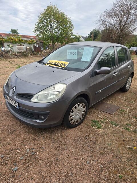 Annonce voiture Renault Clio III 2490 €