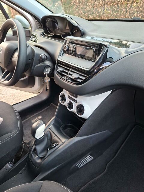 Peugeot 208 1.2 PureTech 68ch BVM5 Like