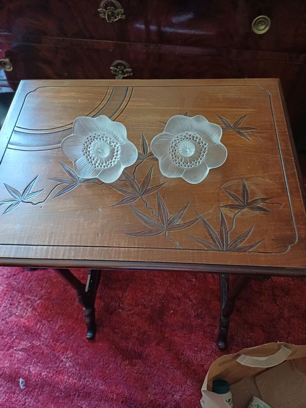 Deux fleurs Lalique en parfait &eacute;tat. Décoration