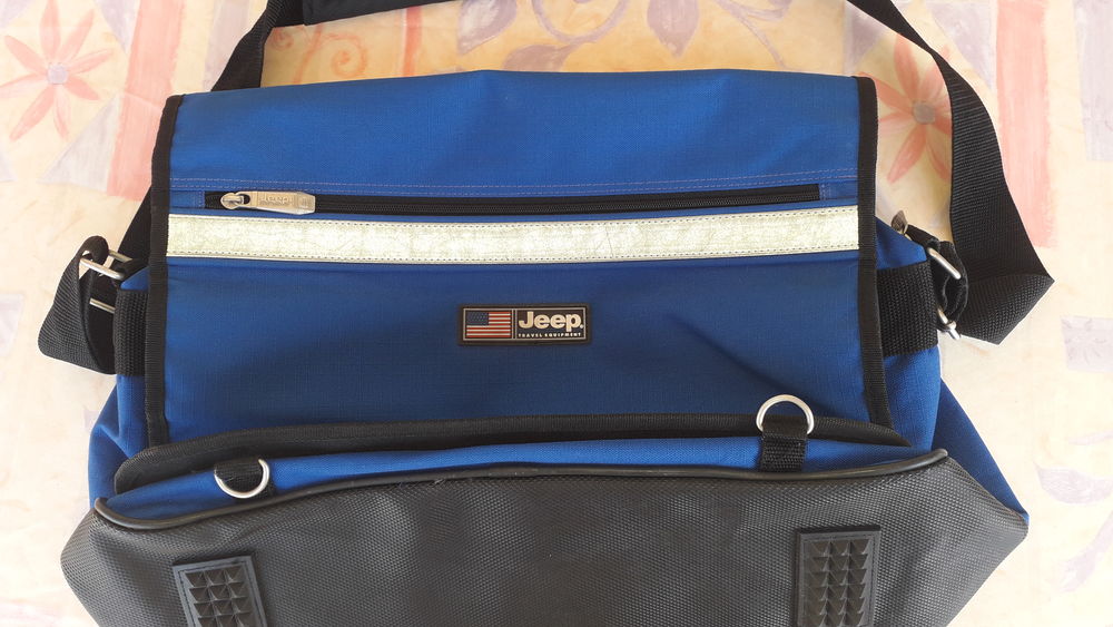 Sacoche bandouli&egrave;re JEEP
Maroquinerie