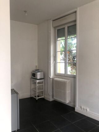  Appartement à louer 1 pièce 25 m²