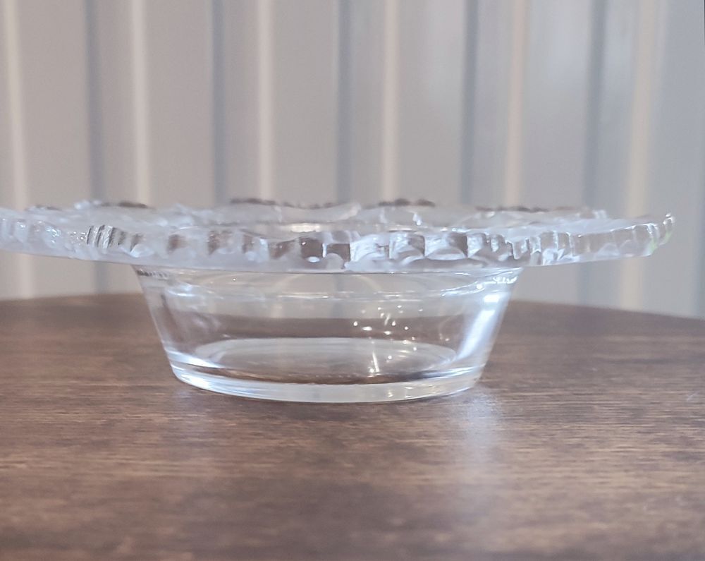 Cendrier cristal Lalique mod&egrave;le "Honfleur" r&eacute;f&eacute;renc&eacute; 