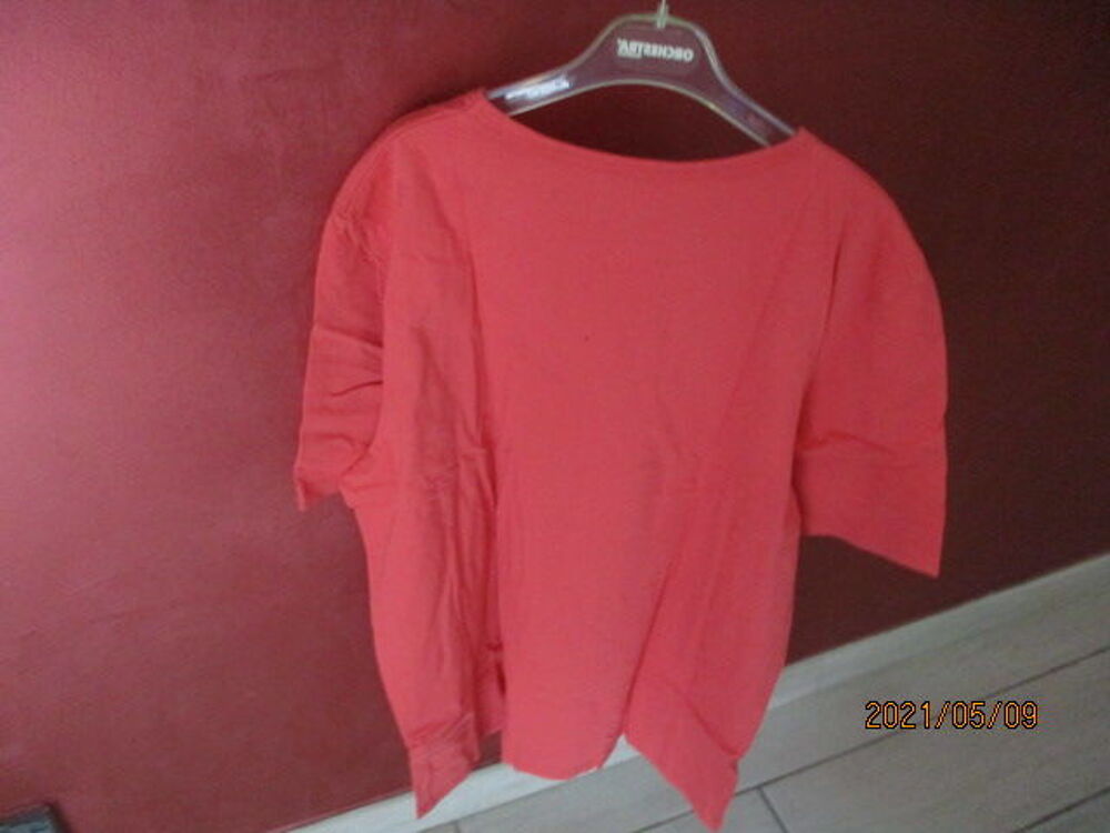 t shirts mixte Vêtements
