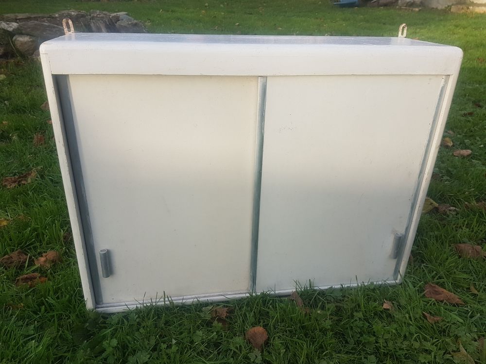 petite armoire en bois Meubles