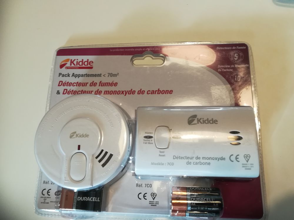 detecteur de fum&eacute;e +monoxyde de carbone piles incluses Bricolage