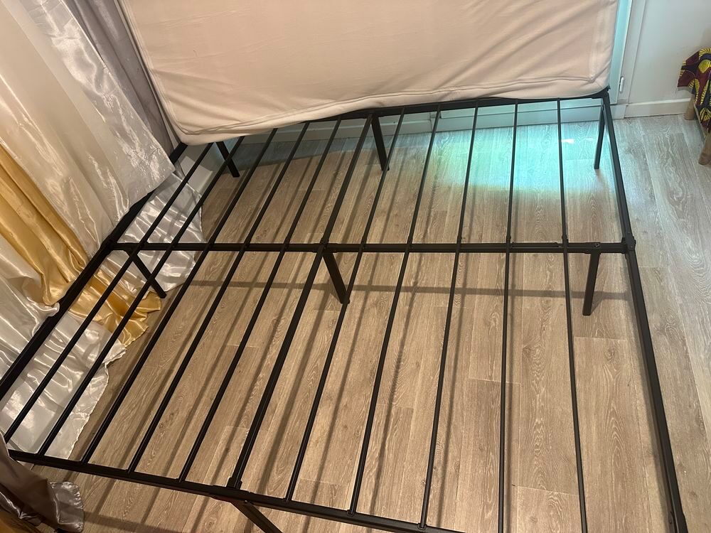 Matelas et sommier 180x200cm Meubles