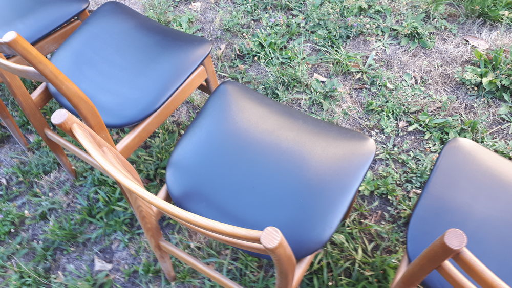 4 chaises 1970 style scandinave armature h&ecirc;tre Meubles