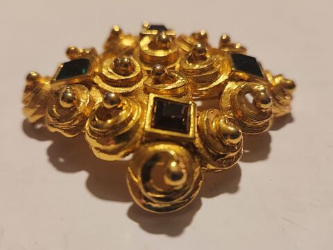 Broche carrée dorée strass vert mauve LANVIN 235 Vigneux-sur-Seine (91)