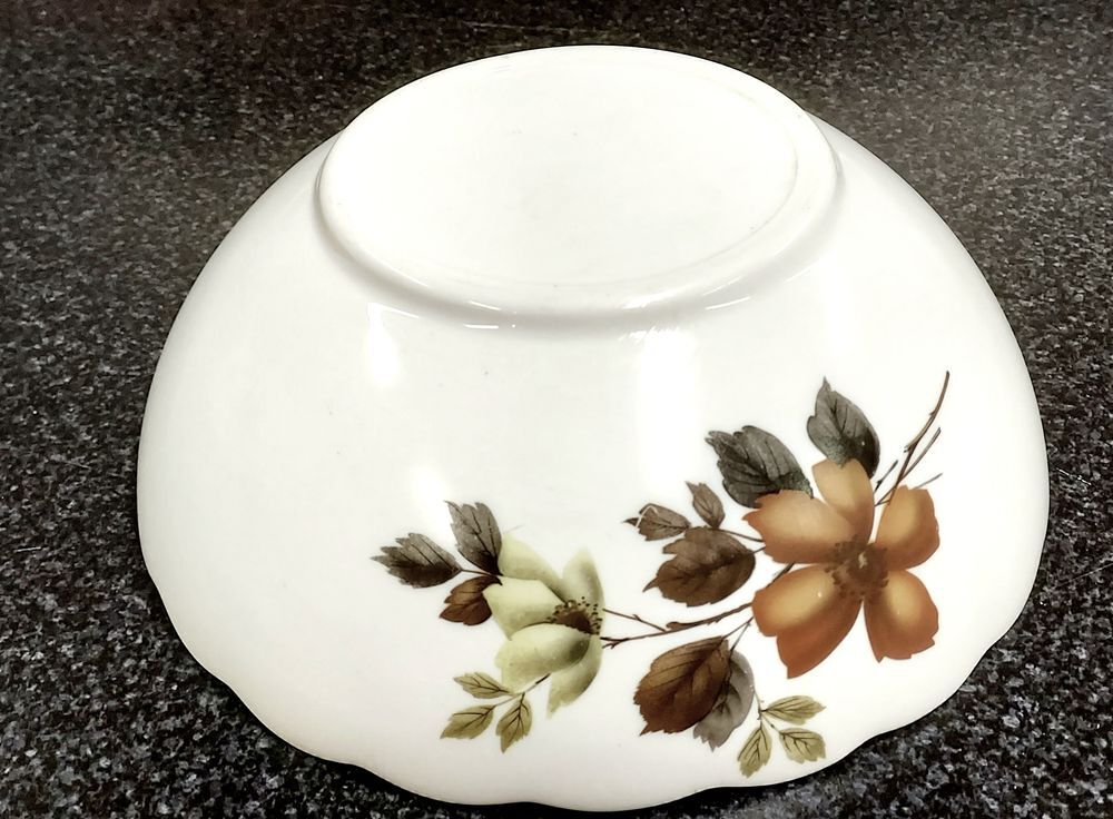 Beau saladier en verre tremp&eacute; blanc motif feuilles Cuisine
