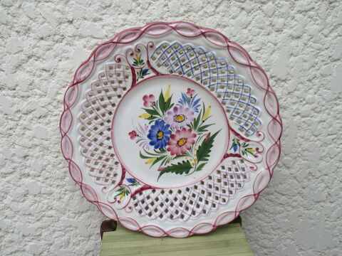 Assiette dcorative: motifs dentelles, fleurs, multi-couleur 18 Castelnau-de-Mdoc (33)