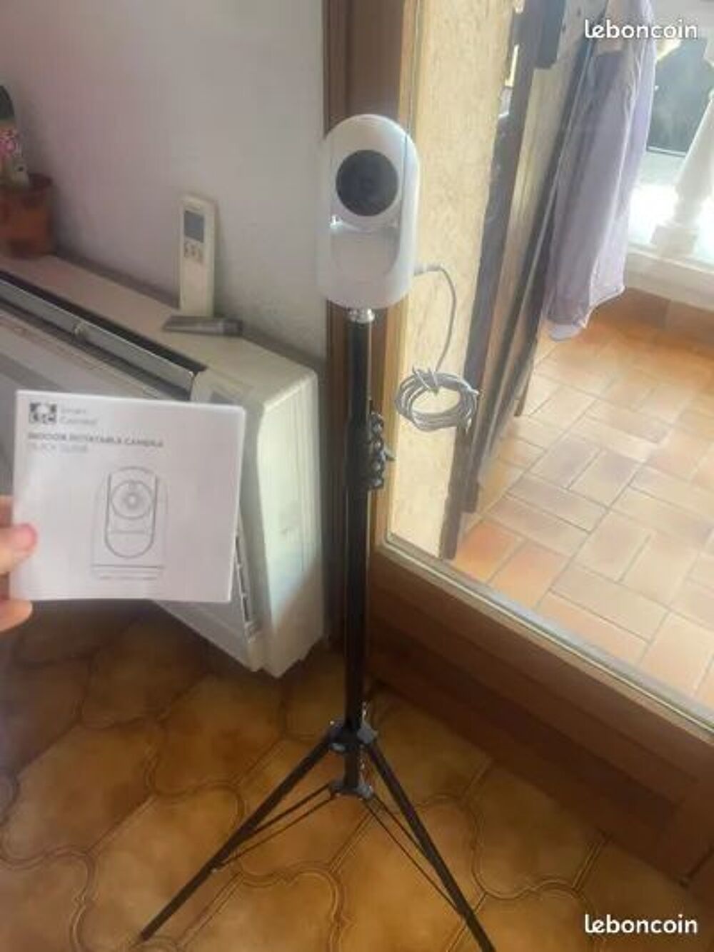 Cam&eacute;ra tournante de surveillance Photos/Video/TV