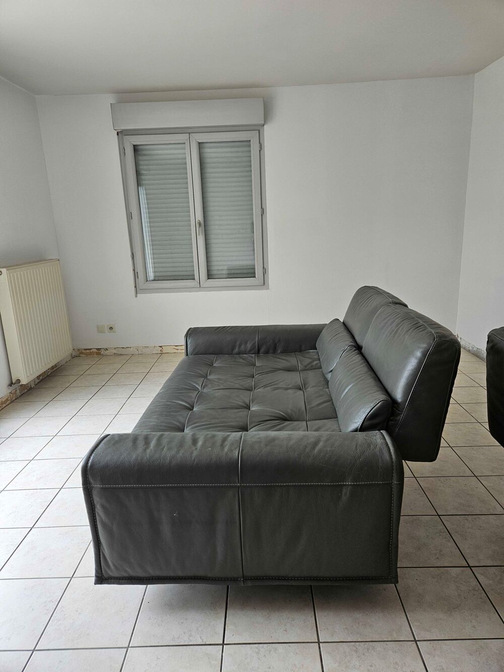 Canap&eacute; Cuir gris fonc&eacute; Cuir Center Meubles