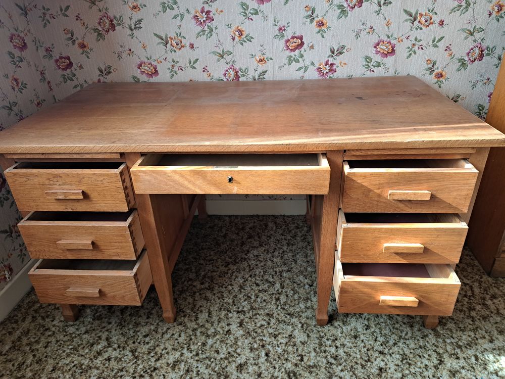 Bureau en bois clair Meubles